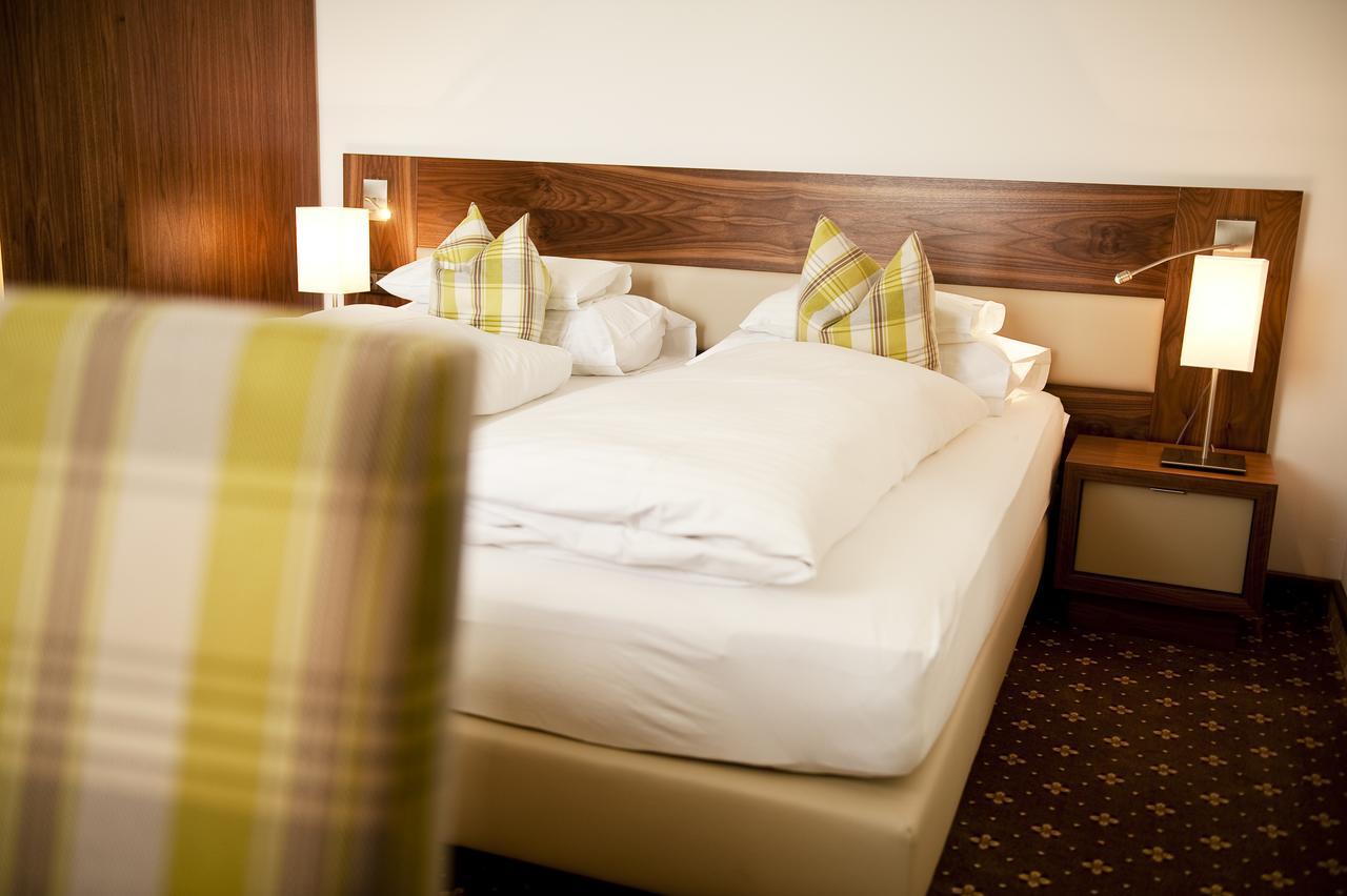 Zum Dorfschmied Hotel Klein Sankt Paul Kültér fotó